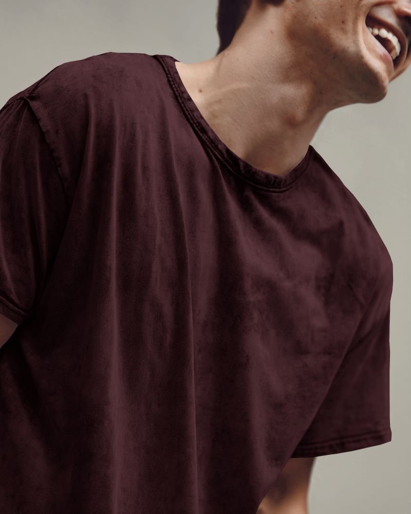 Men Acid Washed Oversized Tee maroon close up