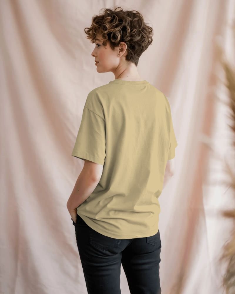 Women Classic Crew back model beige