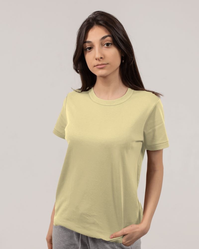 Women Classic Crew model beige