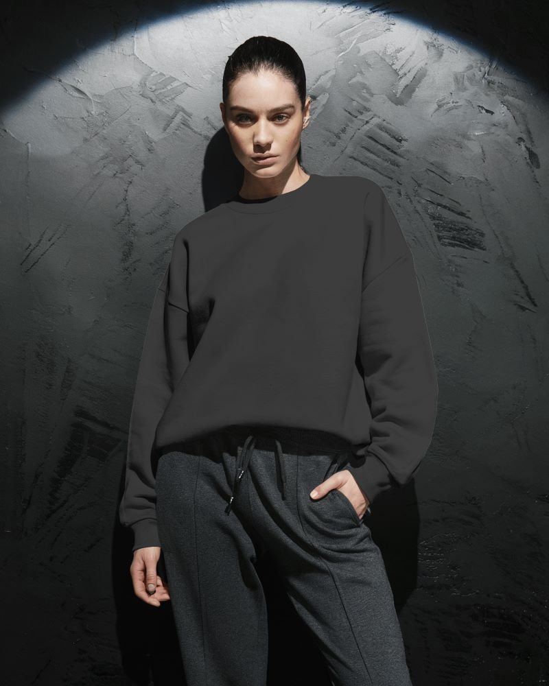 Women-Sweatshirt-full-black.jpg